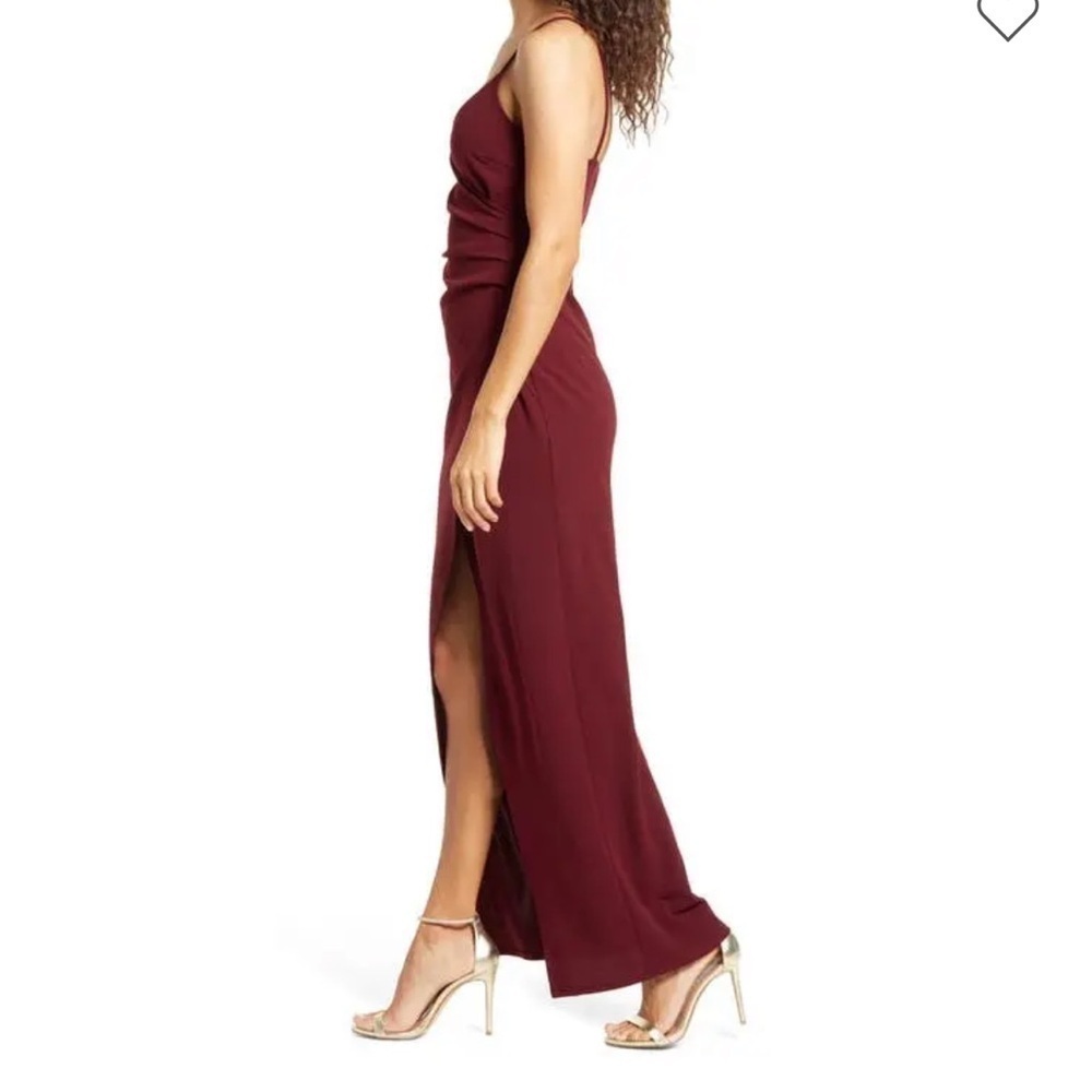 New ▶️ Lulu’s ◀️ Burgundy Ruched Maxi Dress with Slit. Medium - Picture 4 of 14